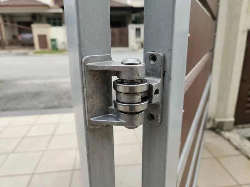 Trackless Folding Autogate Installation project 2